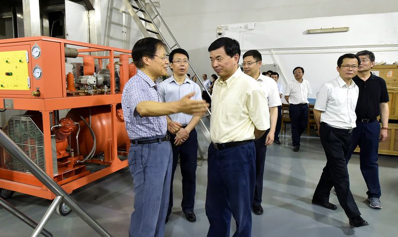 20170707-中组部领导周祖翼看望樊明武院士 (3) - 副本